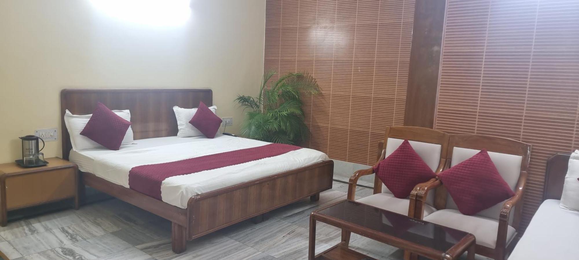 Hotel Har Ki Pauri By Around Stays ハリドワール エクステリア 写真