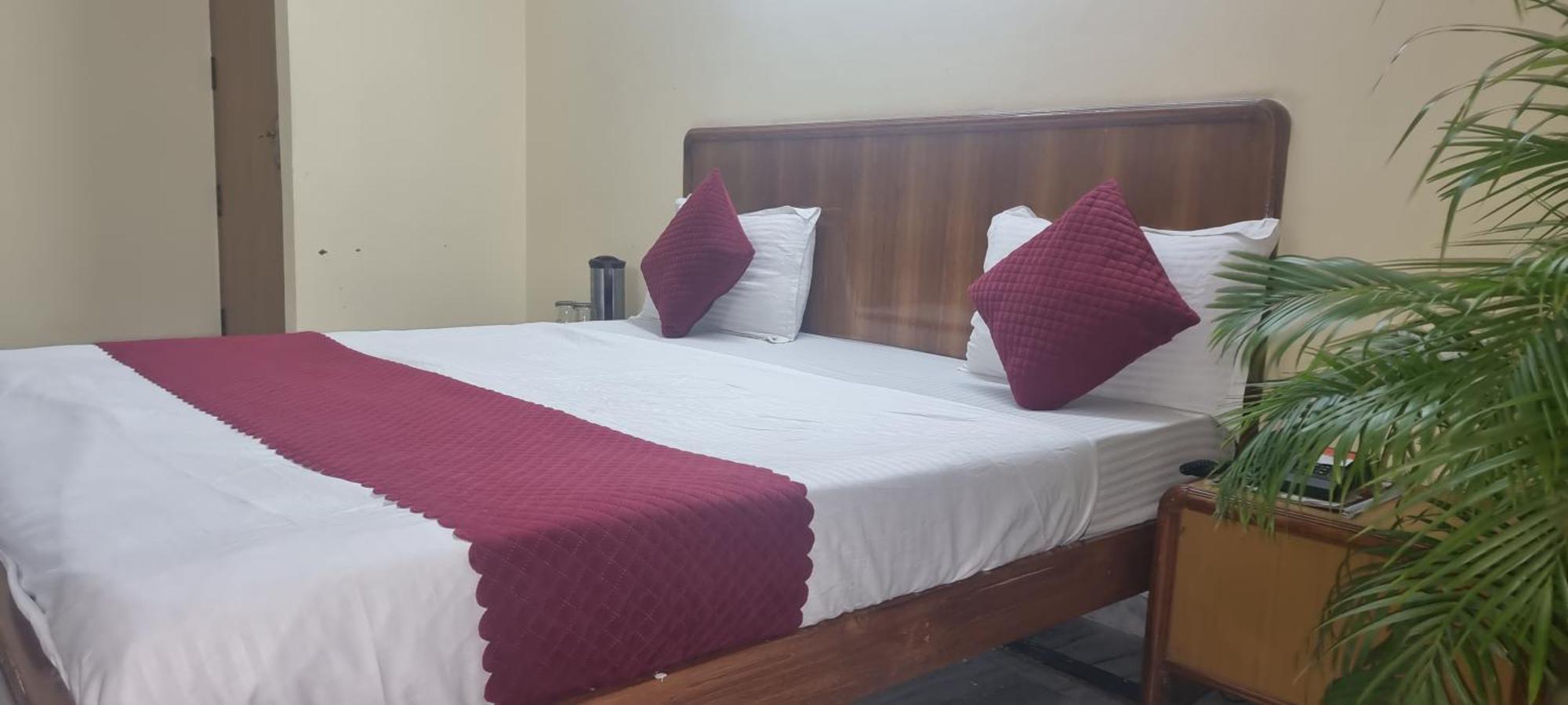 Hotel Har Ki Pauri By Around Stays ハリドワール エクステリア 写真