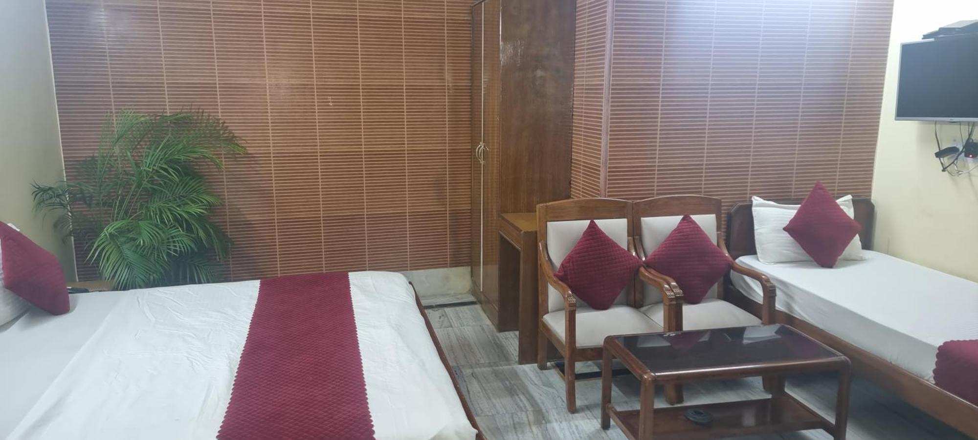 Hotel Har Ki Pauri By Around Stays ハリドワール エクステリア 写真