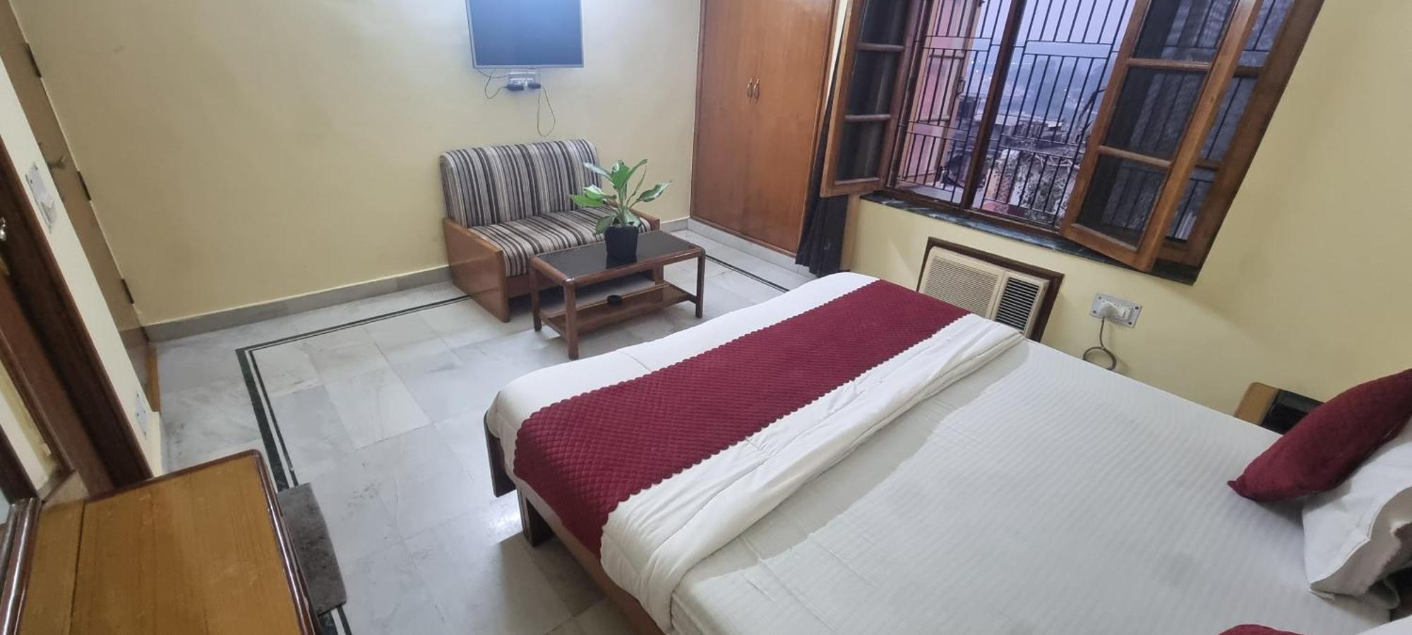 Hotel Har Ki Pauri By Around Stays ハリドワール エクステリア 写真