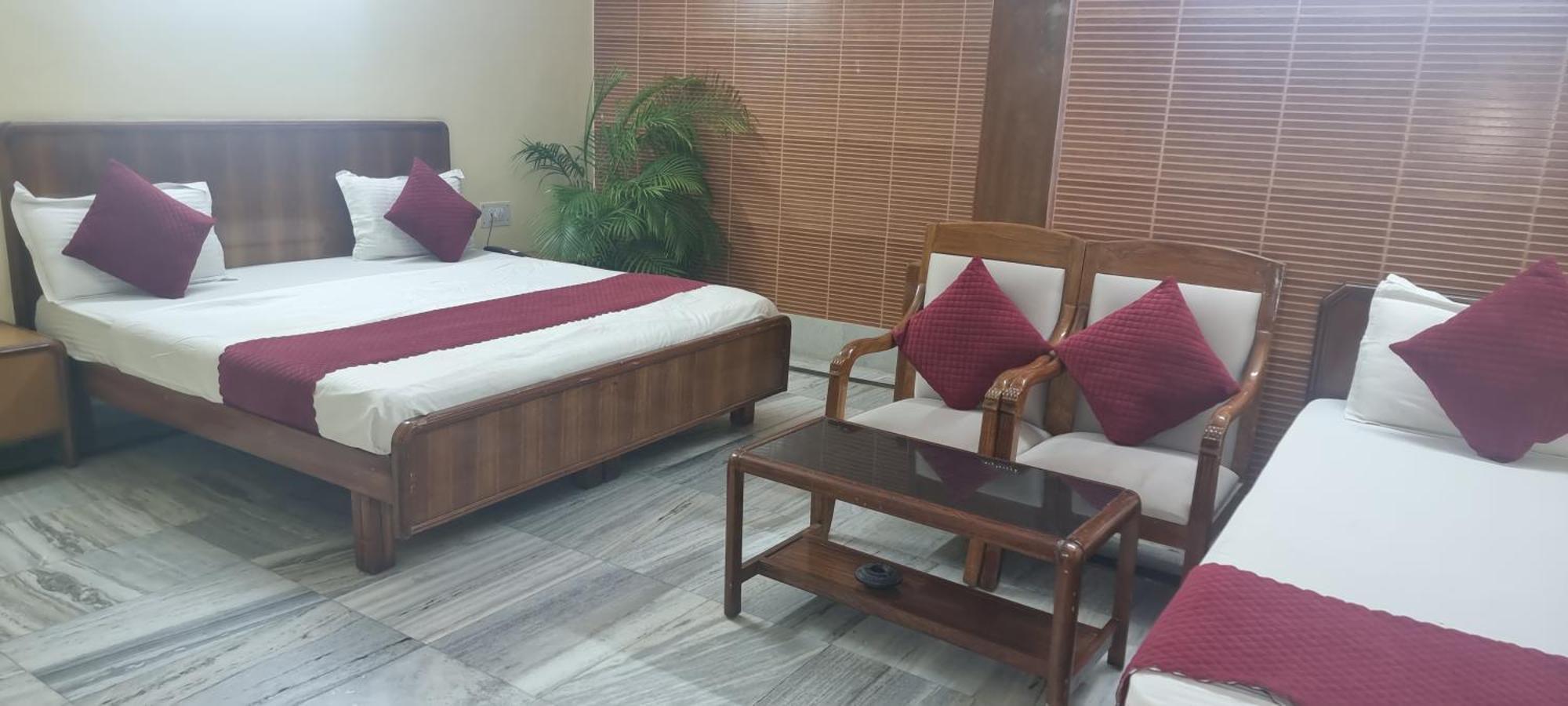 Hotel Har Ki Pauri By Around Stays ハリドワール エクステリア 写真