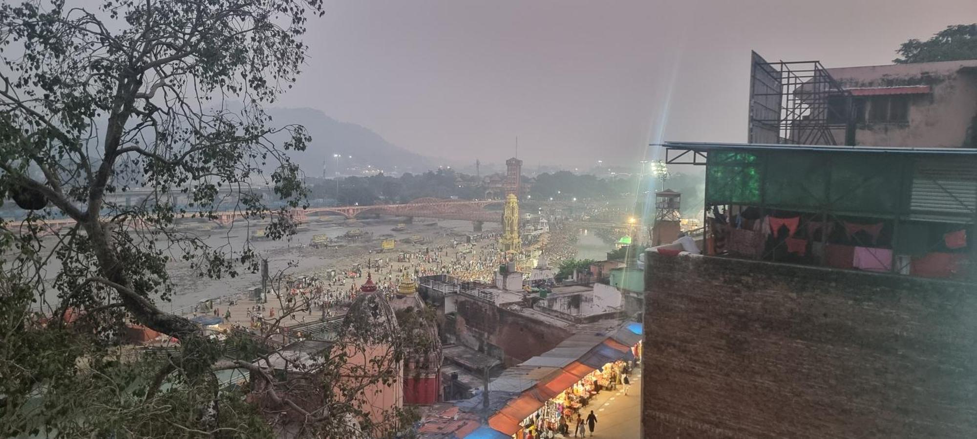 Hotel Har Ki Pauri By Around Stays ハリドワール エクステリア 写真