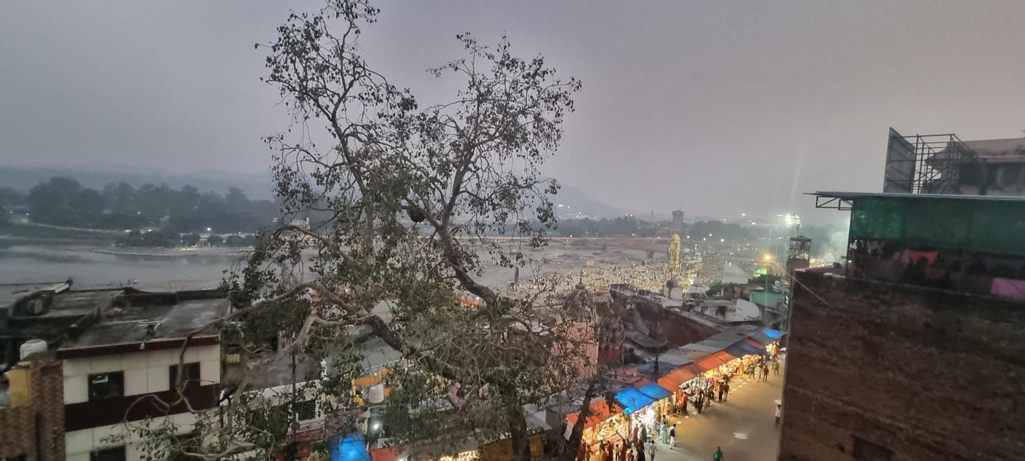 Hotel Har Ki Pauri By Around Stays ハリドワール エクステリア 写真