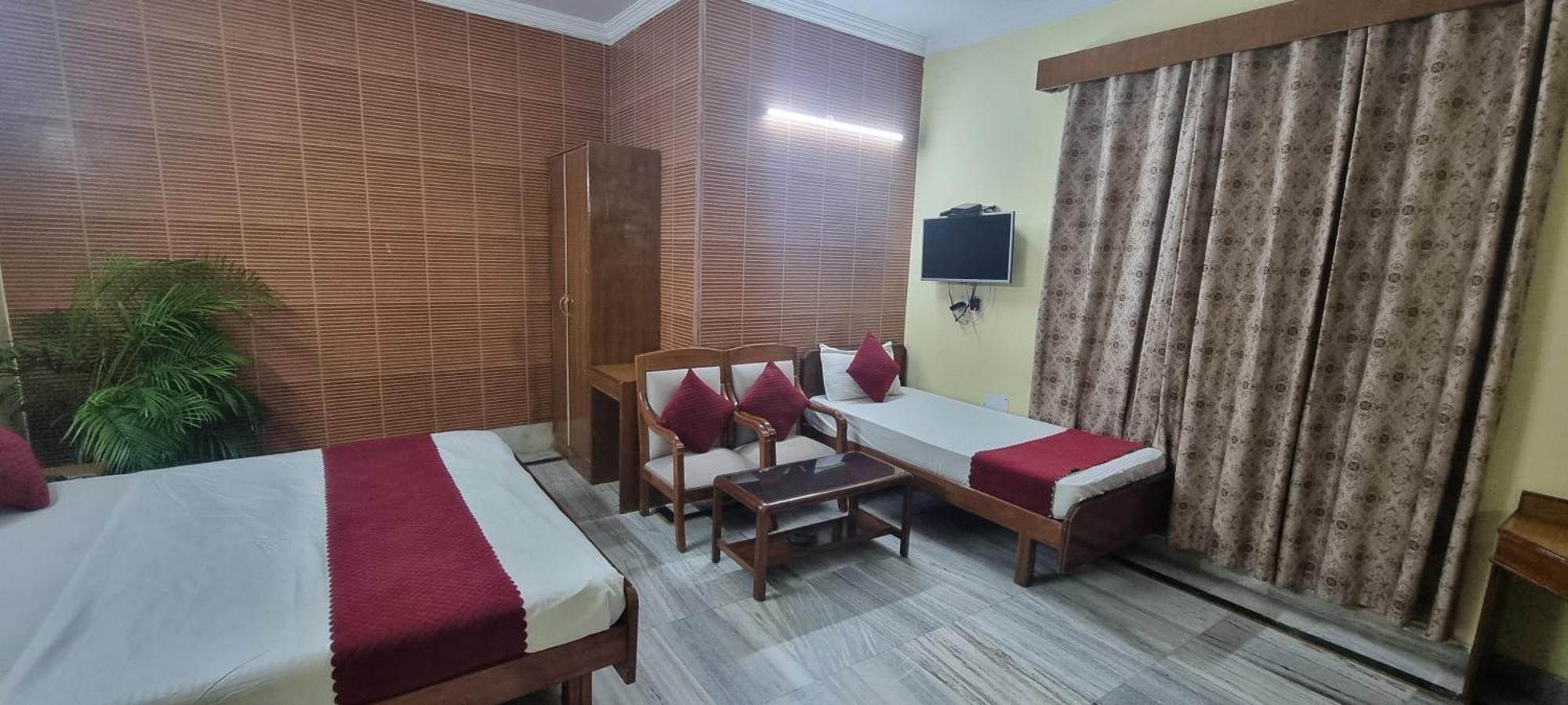 Hotel Har Ki Pauri By Around Stays ハリドワール エクステリア 写真