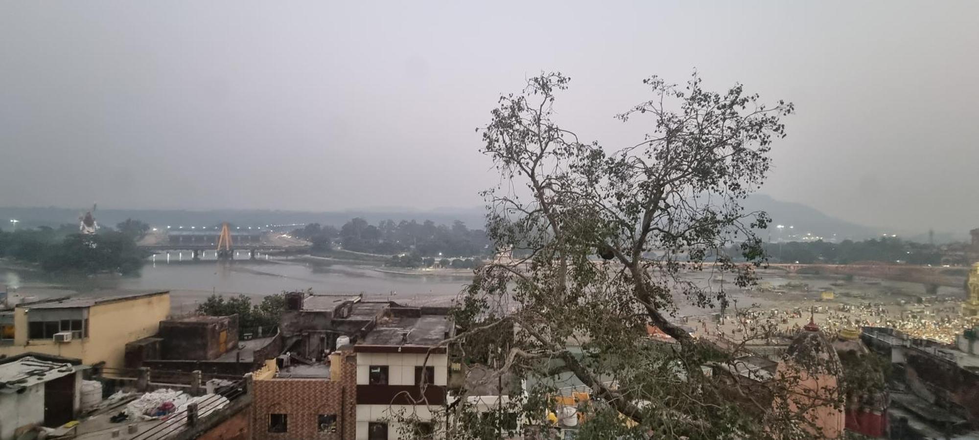 Hotel Har Ki Pauri By Around Stays ハリドワール エクステリア 写真