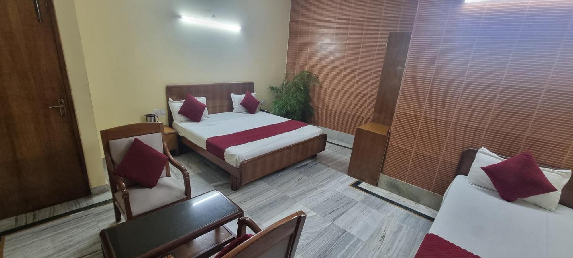 Hotel Har Ki Pauri By Around Stays ハリドワール エクステリア 写真