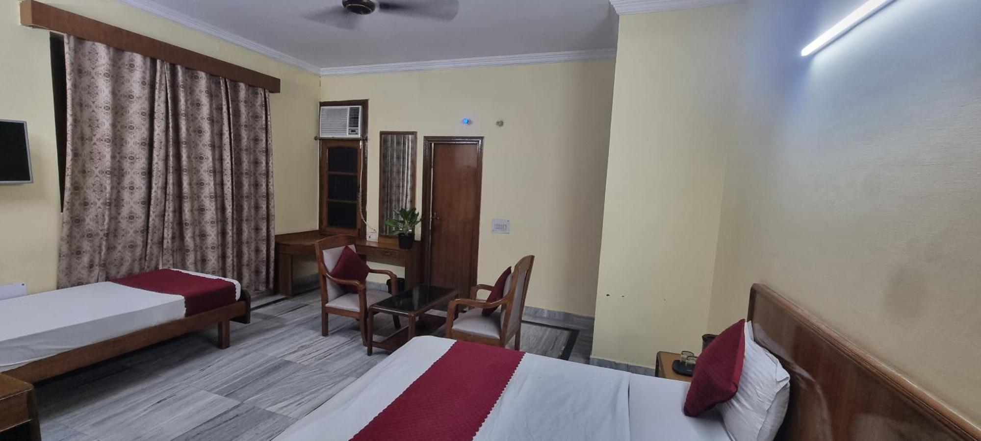 Hotel Har Ki Pauri By Around Stays ハリドワール エクステリア 写真