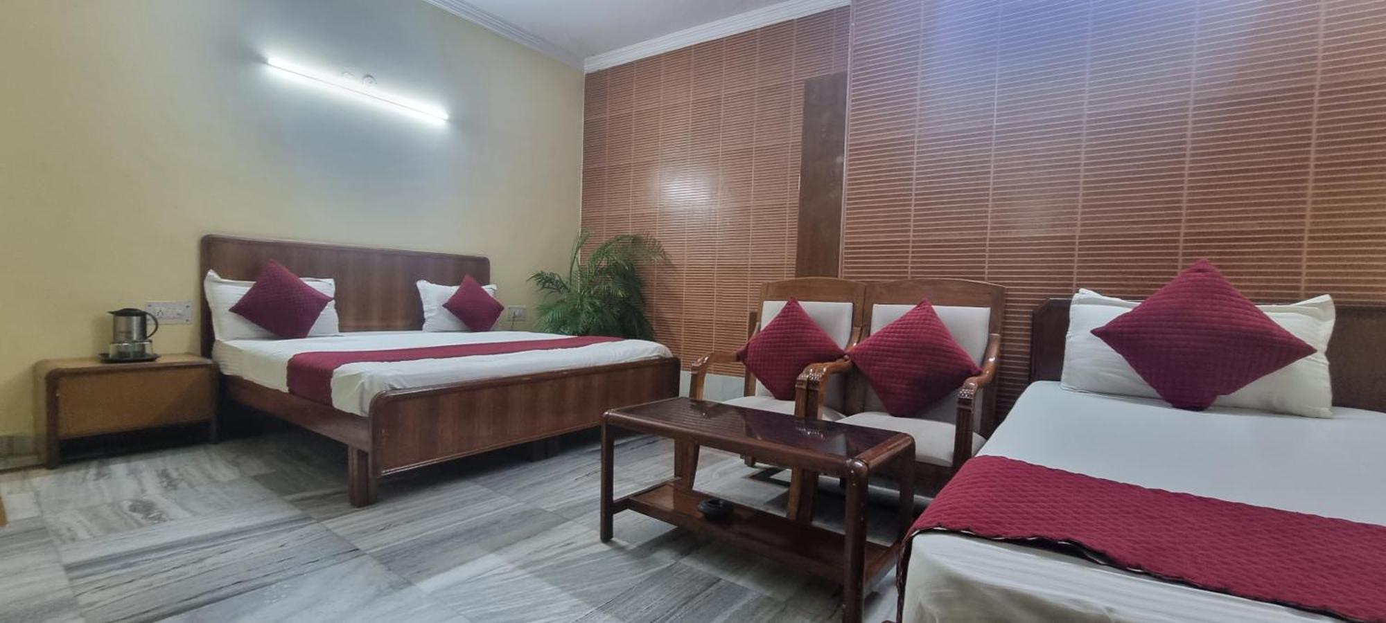 Hotel Har Ki Pauri By Around Stays ハリドワール エクステリア 写真
