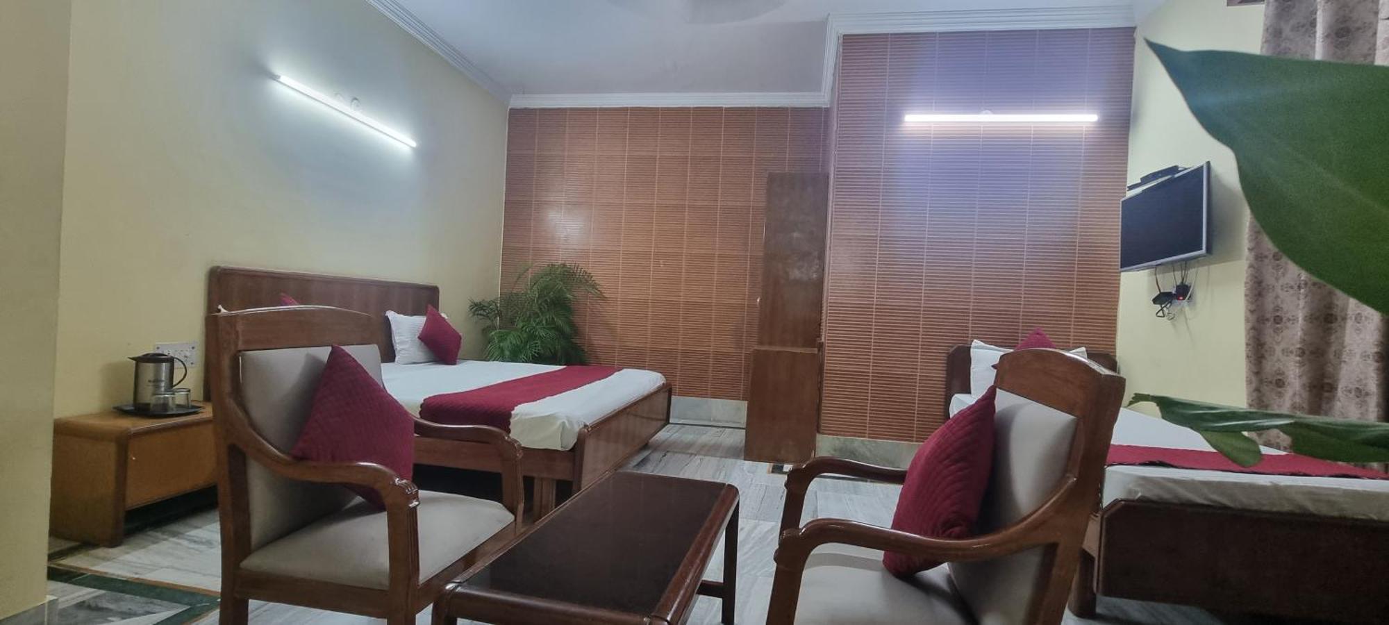 Hotel Har Ki Pauri By Around Stays ハリドワール エクステリア 写真
