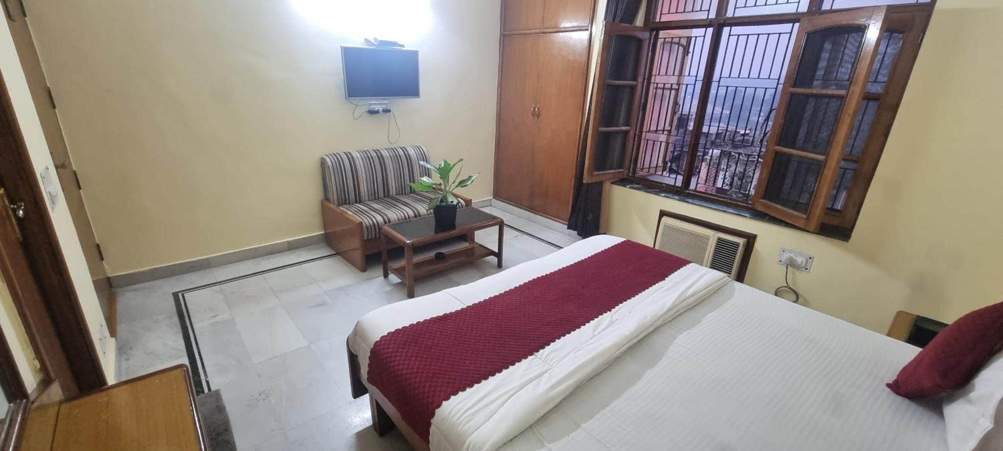 Hotel Har Ki Pauri By Around Stays ハリドワール エクステリア 写真