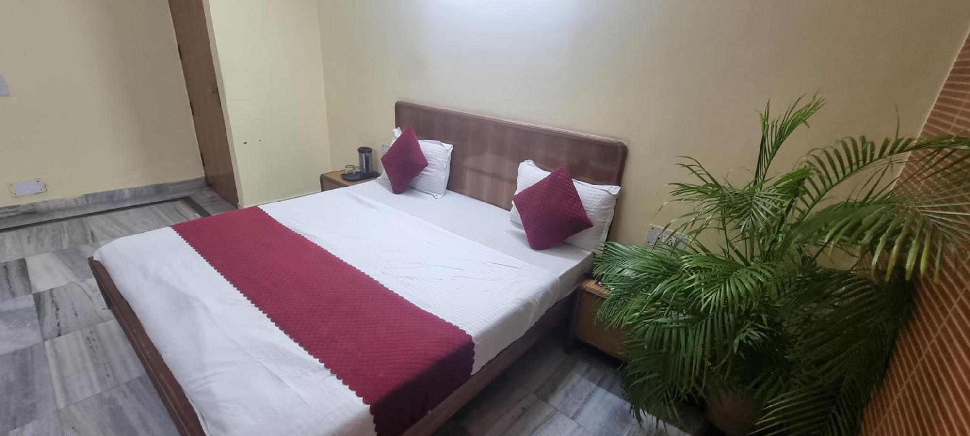 Hotel Har Ki Pauri By Around Stays ハリドワール エクステリア 写真