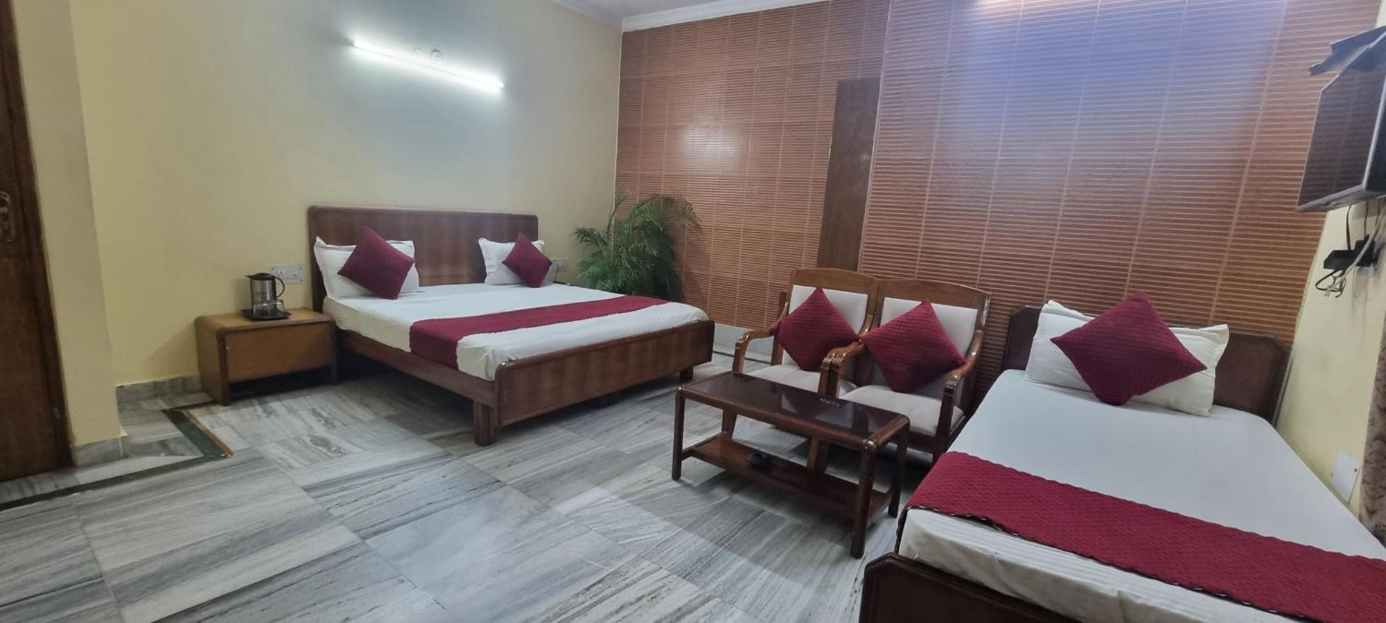 Hotel Har Ki Pauri By Around Stays ハリドワール エクステリア 写真